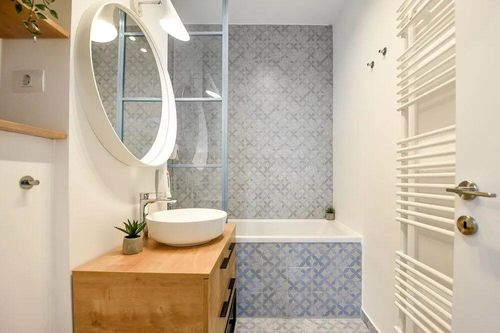 THE BIRD'S STORY. Plaza Residence Studio