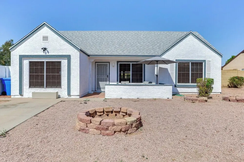 Glendale Home w/ Pool, Basketball + Bbq!