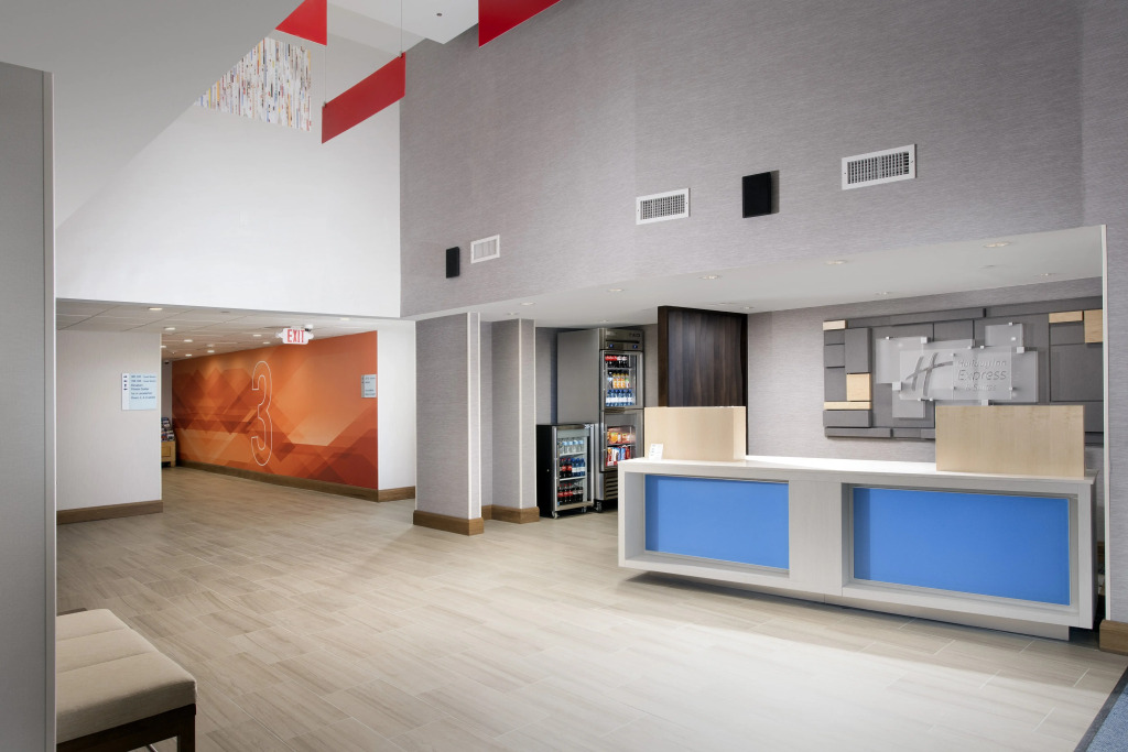Holiday Inn Express & Suites College Park - University Area by IHG