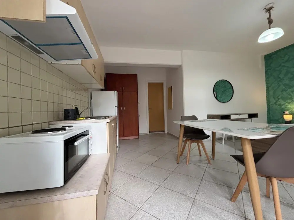 Happy Apartments