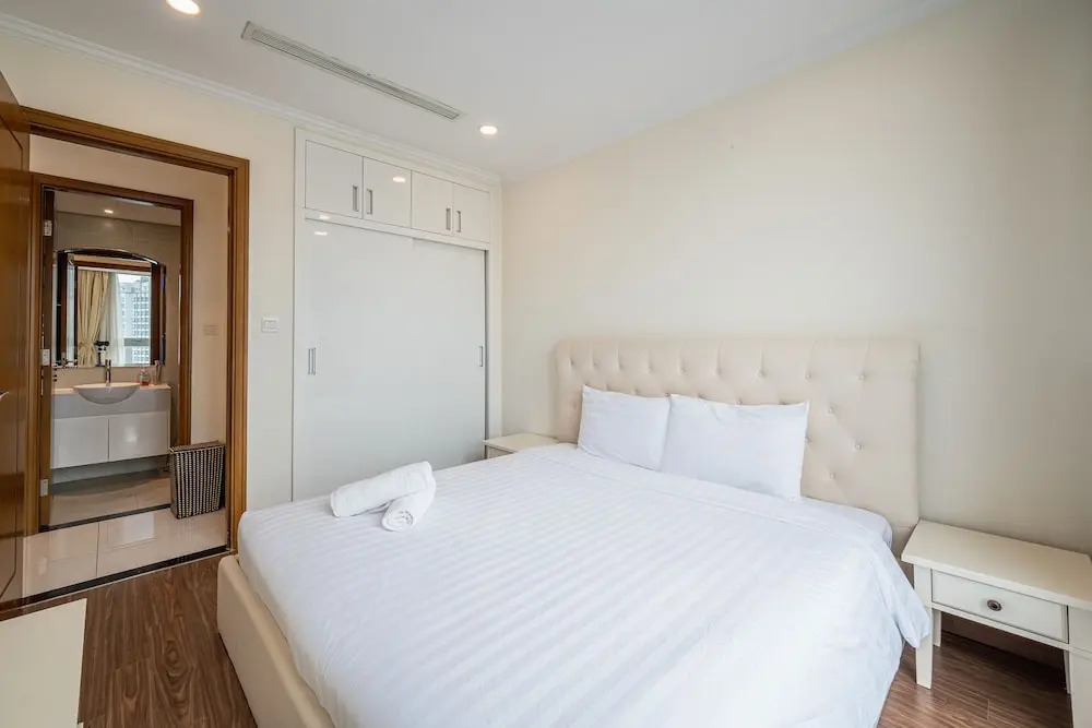 LUNA Apartment- Vinhomes Central Park