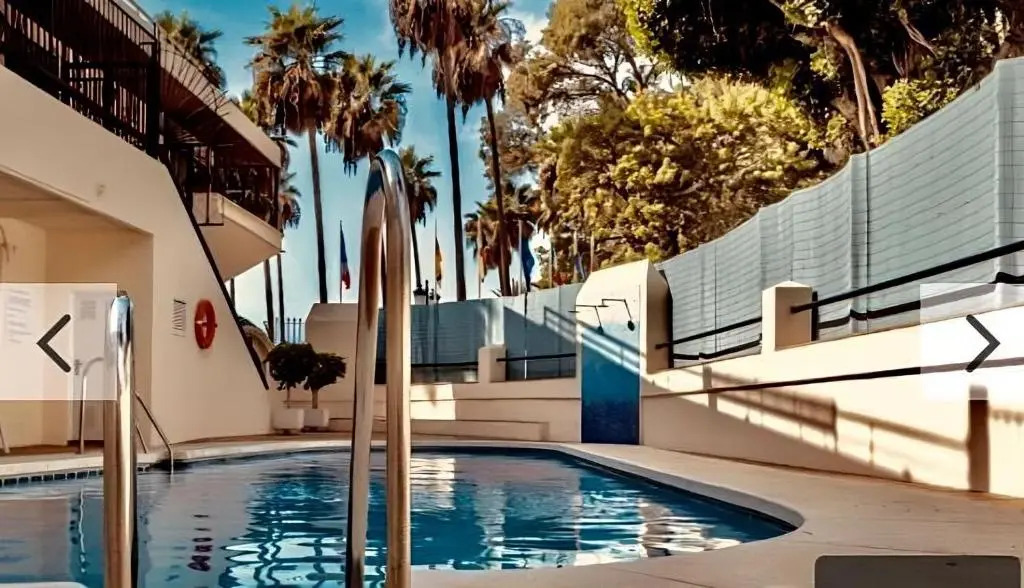 Eden Roc I