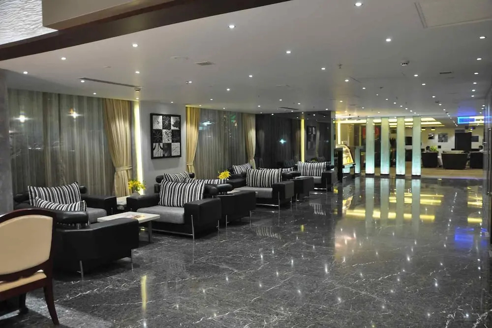 Mind Space Hotel, Pimpri