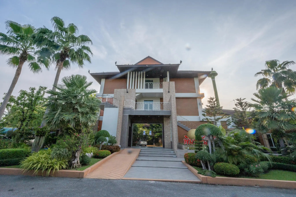 Juntra Resort and Hotel
