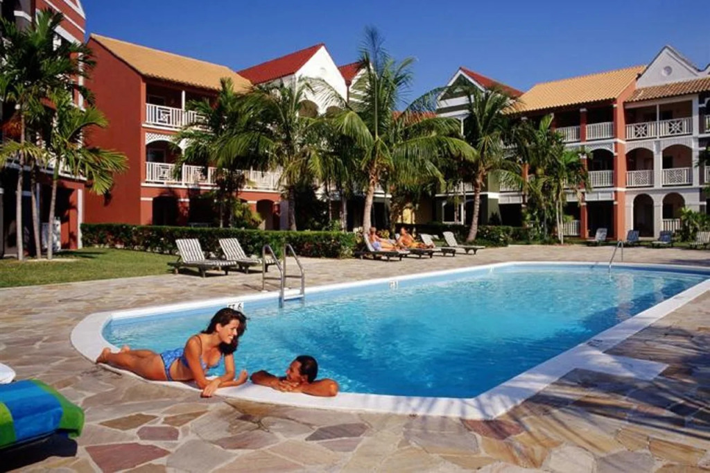 Pelican Bay Hotel