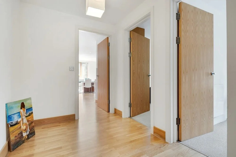City Center Located & Modern 2 bed Flat Apartment!