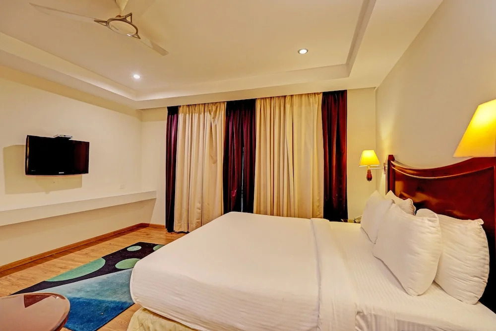 Super Townhouse OAK Hotel City Mark Gurgaon