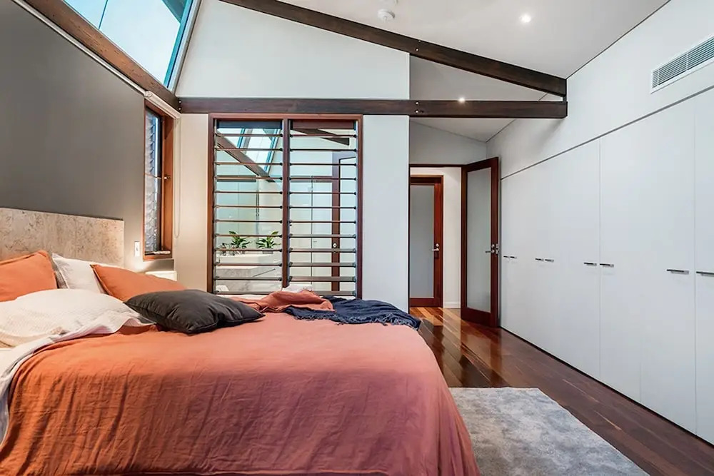 Your Luxury Escape - On The Bay 2
