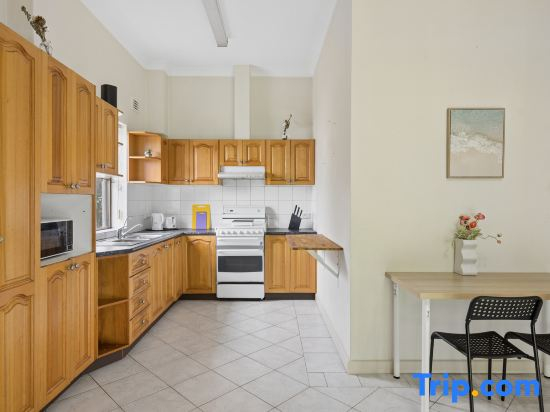 Private Room Near Bankstown Train Station & Restaurants