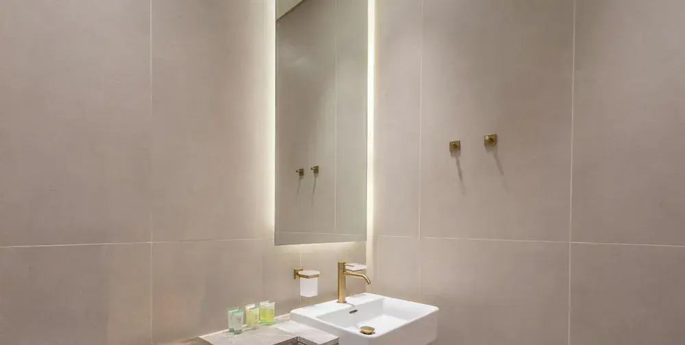 LUX  The Phantom Sky Pool Suite