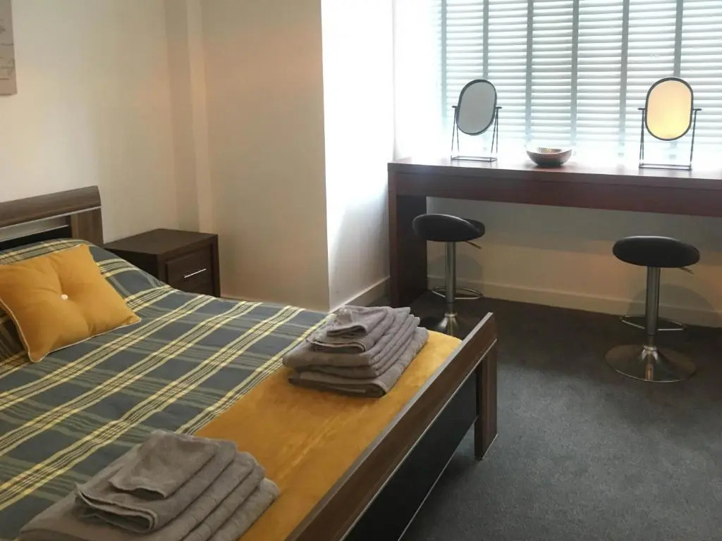 Luxury 1 Bed apartment in City Centre with parking