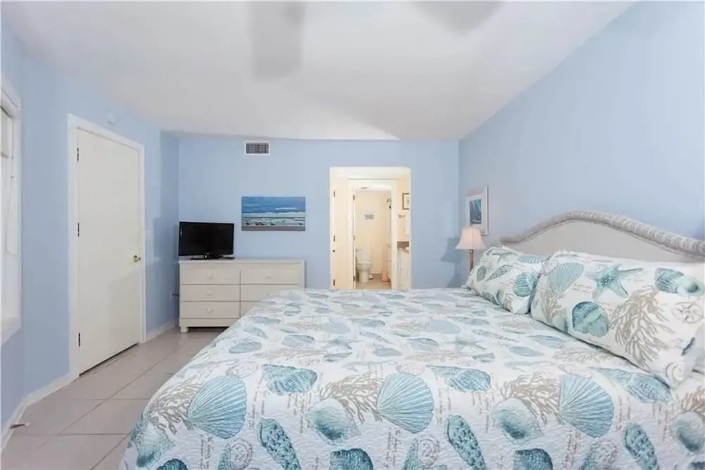 Ocean Eight 104 - Three Bedroom Condo