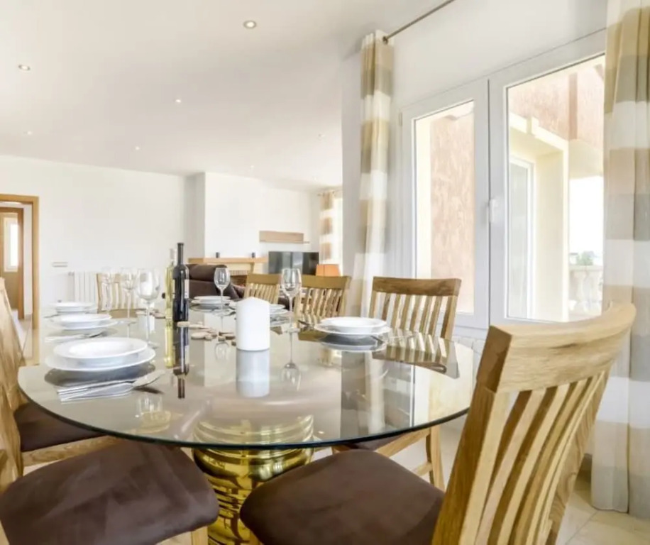 Villa - 5 Bedrooms with Pool and WiFi - 106420