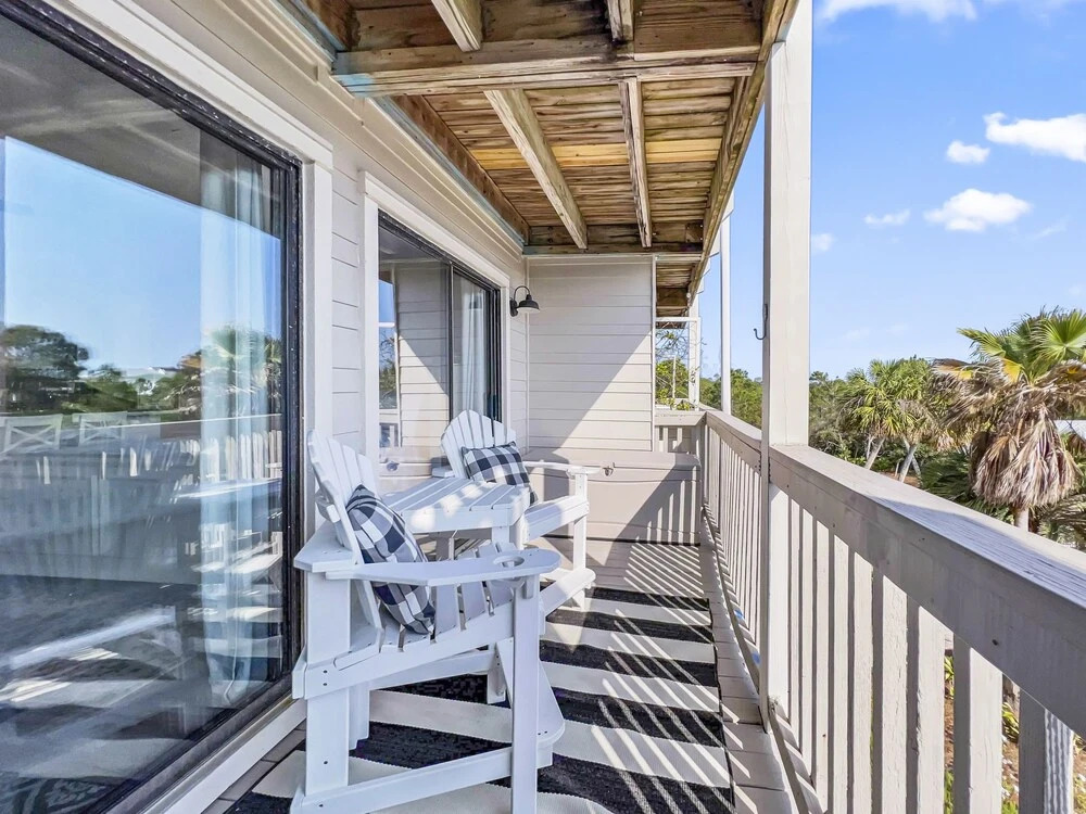 Summersalt 1 Bedroom Condo by RedAwning
