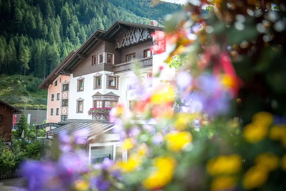 Lärchenhof - Premium Apartments & Zimmer