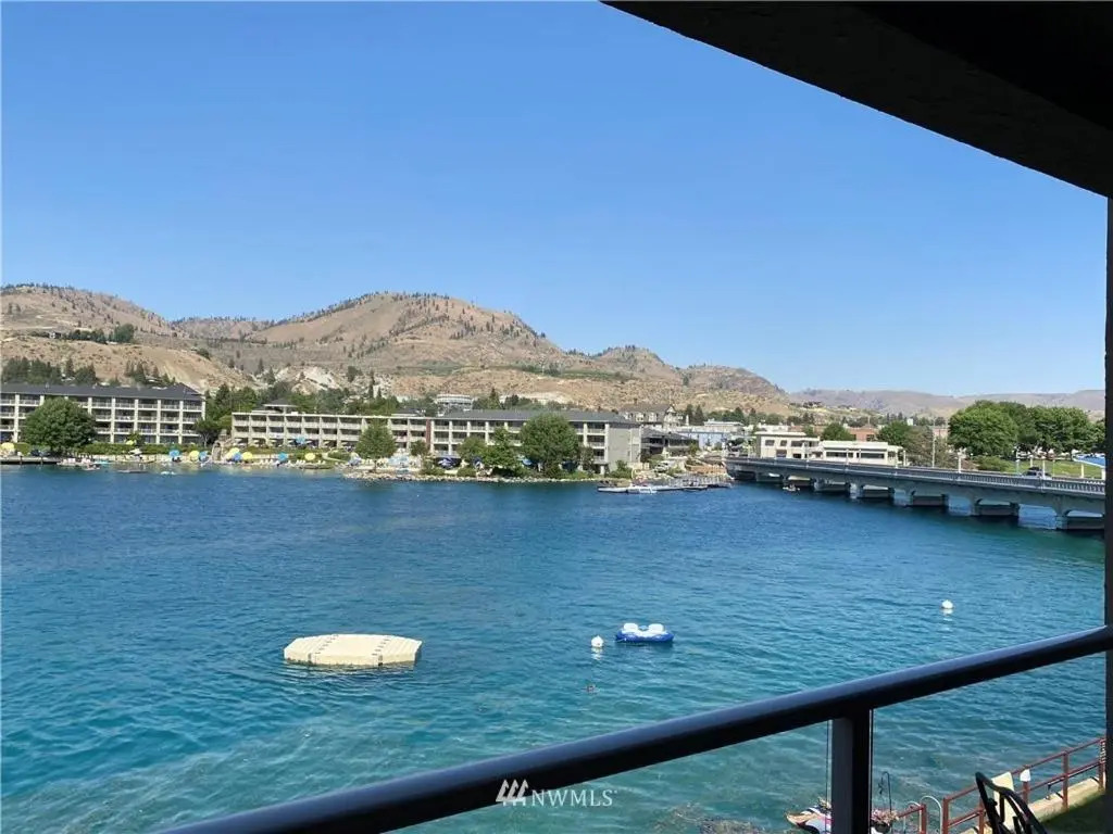 Grandview Lake Chelan- Waterfront View, Pool, Hot tub, Golf, 1 Min To Downtown