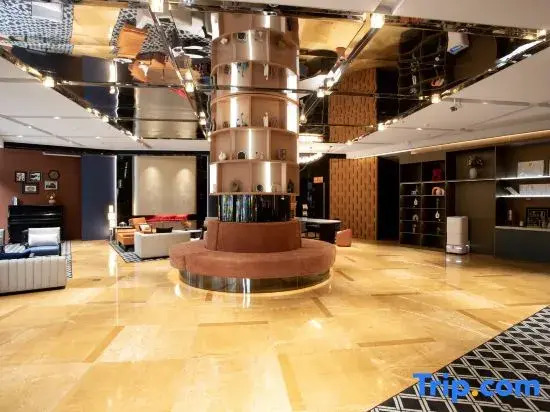 New Joy Hotel (Internatial Trade Spring Department Store Shopping)