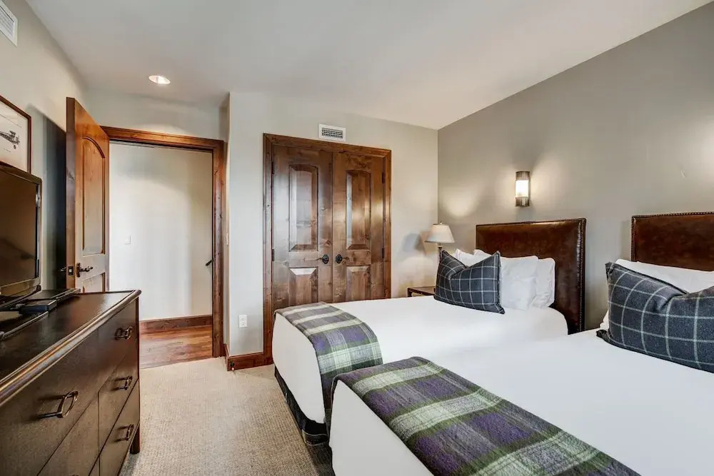 3 BR Ritz-Carlton Residence with Valley Views by RedAwning - Save 20% on 7+ Nights!