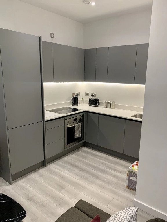Luxury One Bed Apartment With Parking