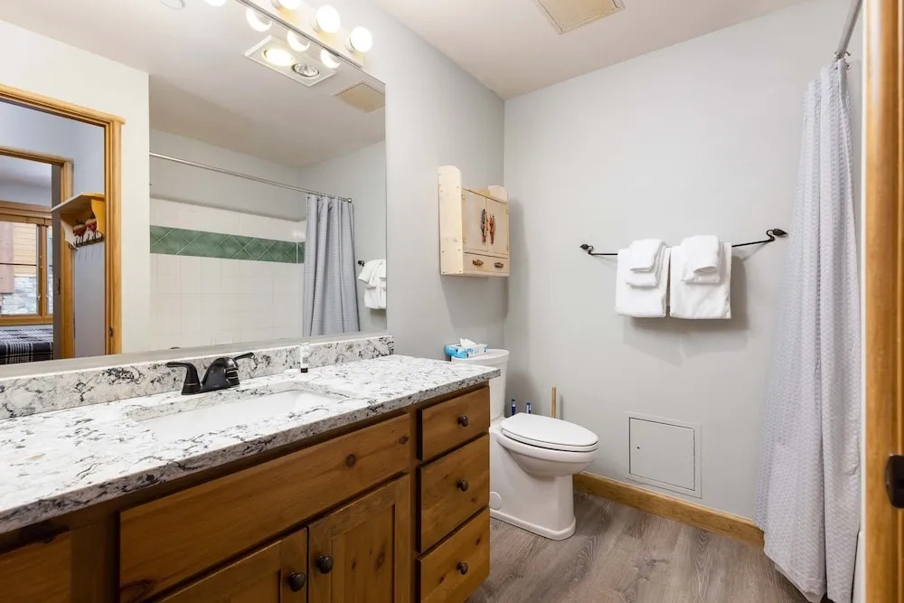 8045 Black Bear 1 Bedroom Condo by RedAwning