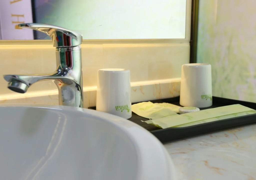 Vatica Shanghai Jinshan District Jinshan International Trade City Weihong Road Hotel