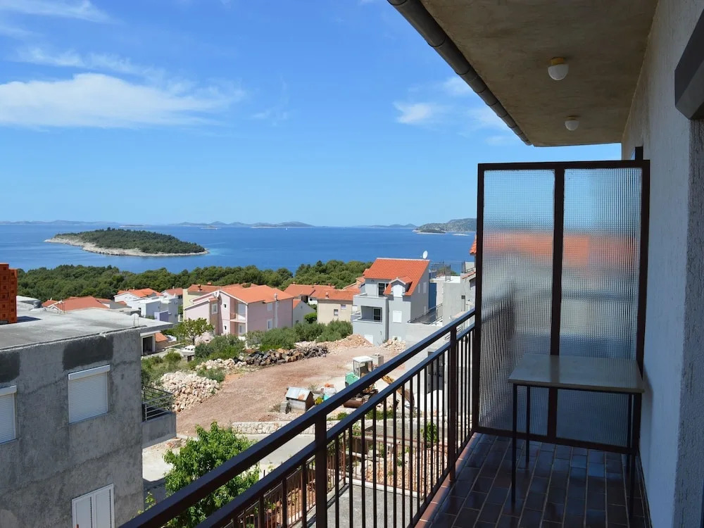 Apartments Mate Dalmatinka / A3 One Bedroom