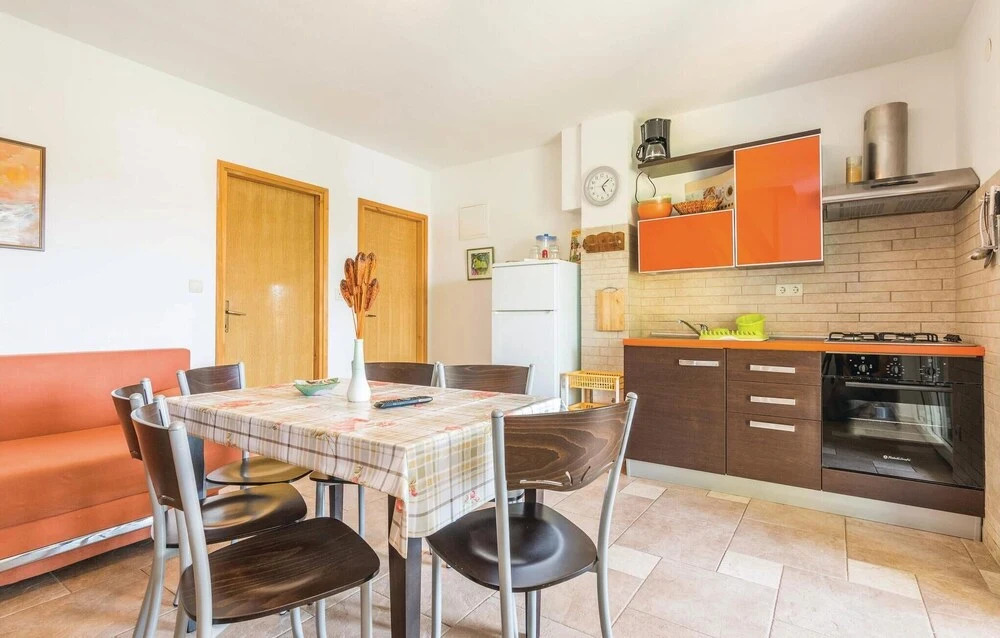 Beautiful Home in Crna Punta With Wifi and 3 Bedrooms