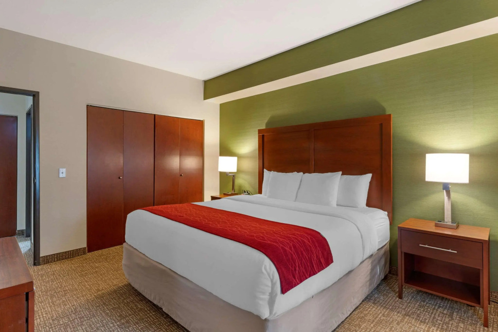 Comfort Inn & Suites Salem Northeast