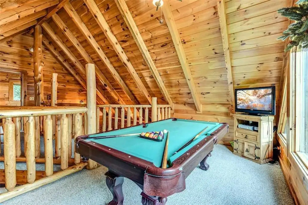 UnFirgettable 2 Bedroom Home with Hot Tub