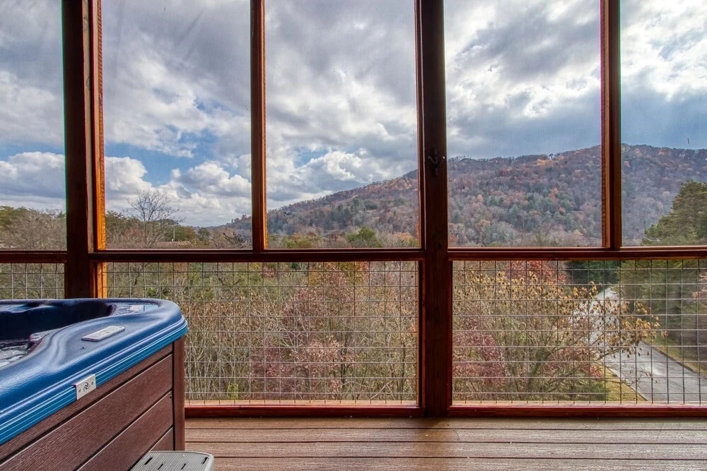 Ern805- Bearly Believe It! - Great Location! Close To Town And All The Action! 3 Bedroom Cabin by RedAwning