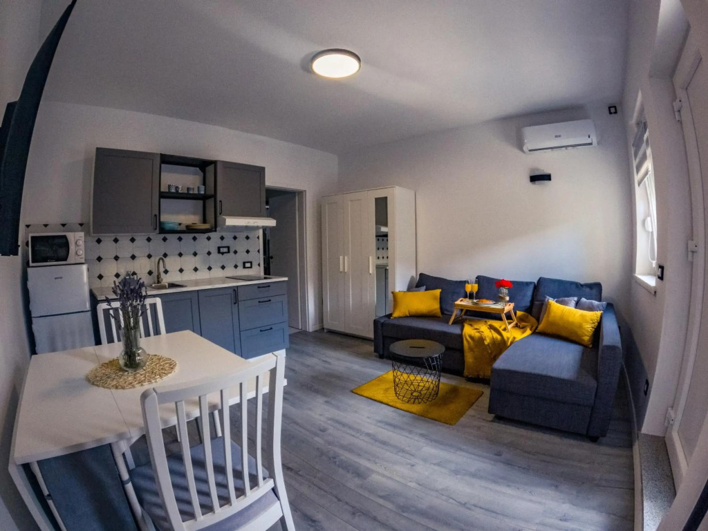 Deluxe Apartment and Studio "Nona Fa"