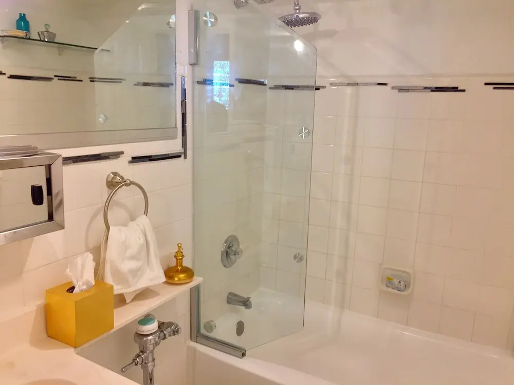 Presidential Suite I