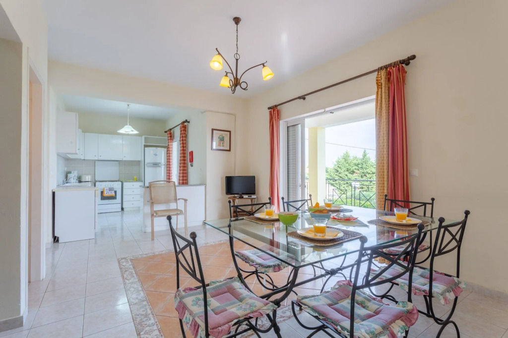 Skala Villa Yellow