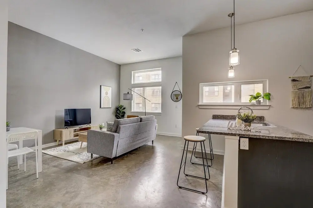 FRONTDESK RM - West Apts, River Market Dist, Kansas City
