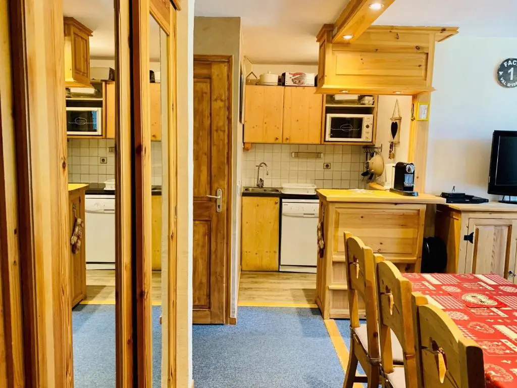 Appartement Val-d'Isère, 2 pièces, 6 personnes - FR-1-411-29