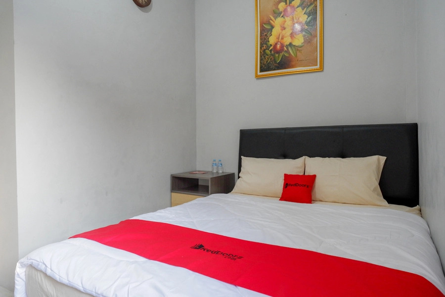 RedDoorz near Jalan Adi Sucipto Solo