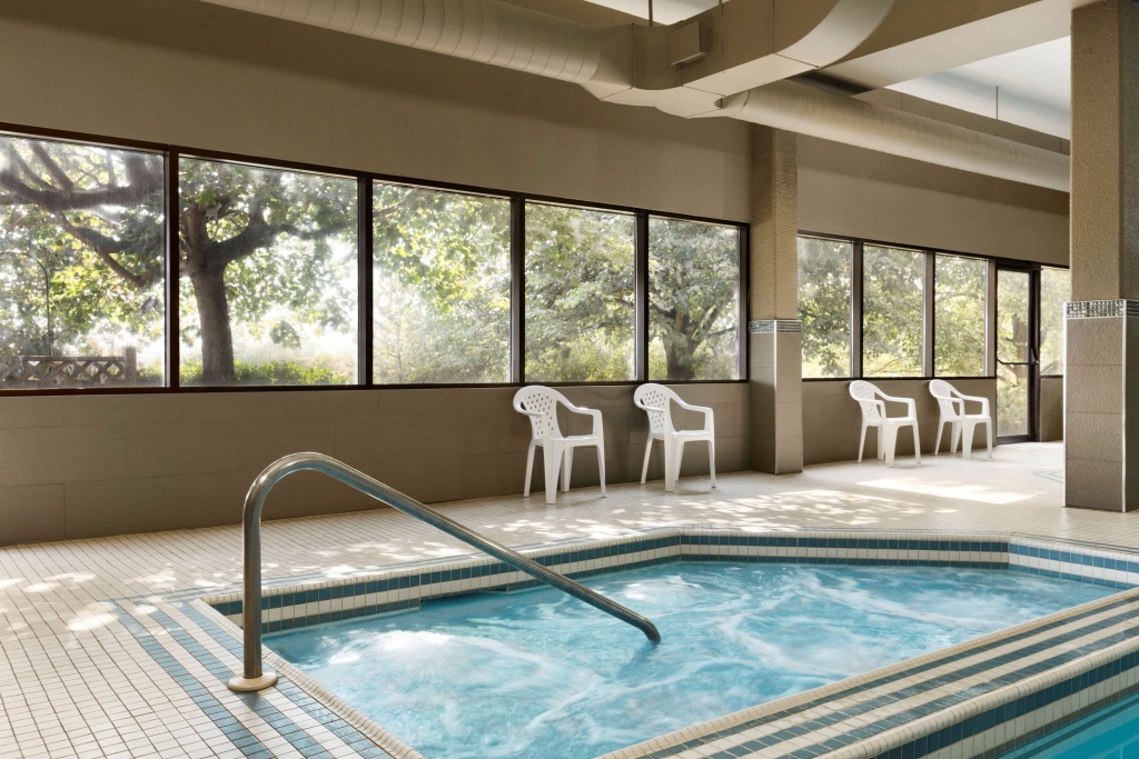 Travelodge by Wyndham Toronto East