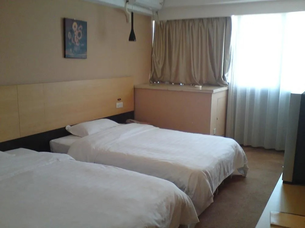 Homeinn Selected Hotel (Shanghai Baoshan Changlin Road Tonghe Xincun Subway Station)
