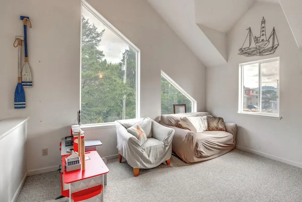 Relaxing Lincoln City Coastal Escape Near Beach!