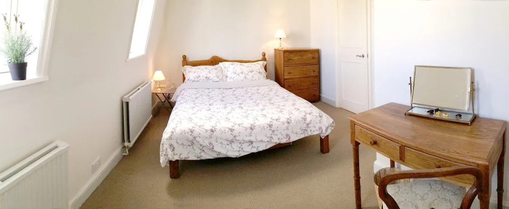 2 Bedroom Apartment In Chelsea With Terrace