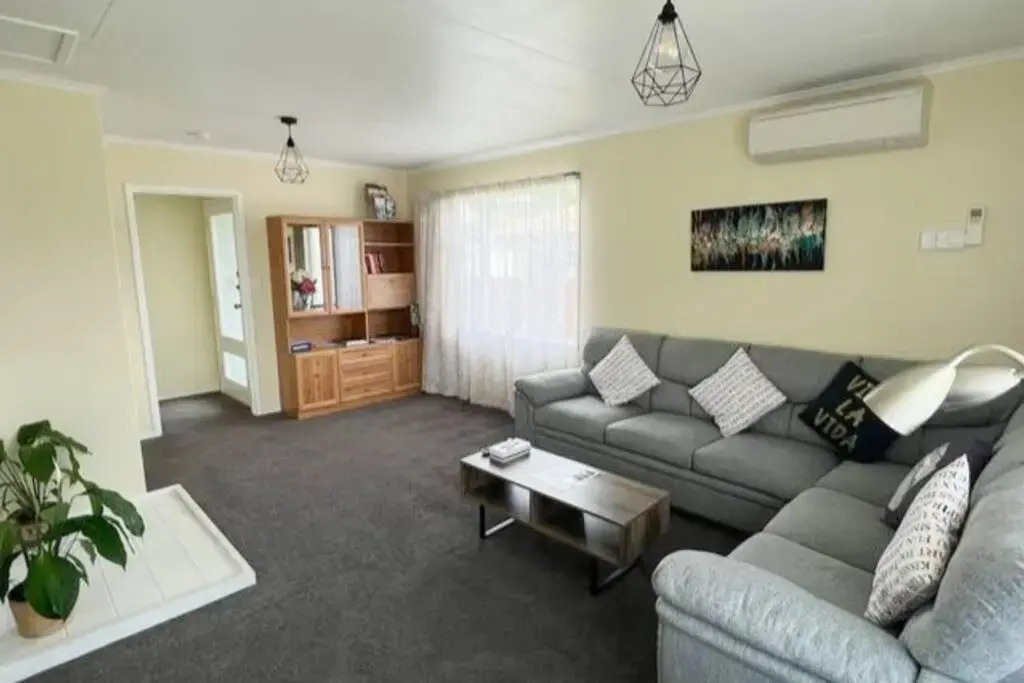 Spacious 3 Br Near Skyline-5 Min Walk
