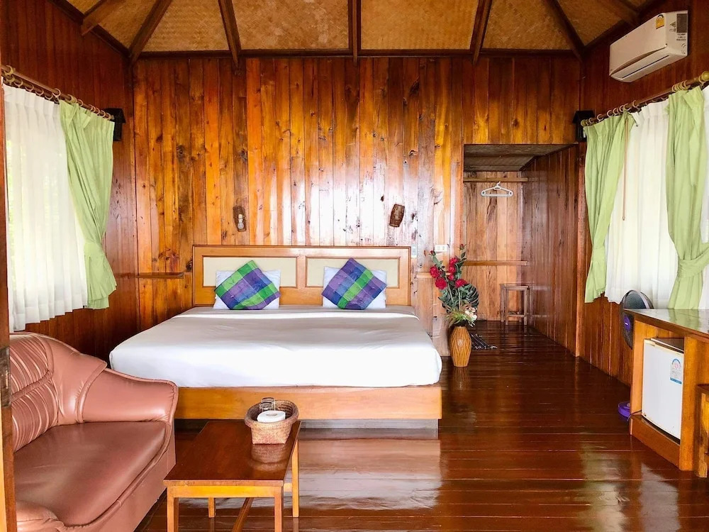 Kradan Beach Resort