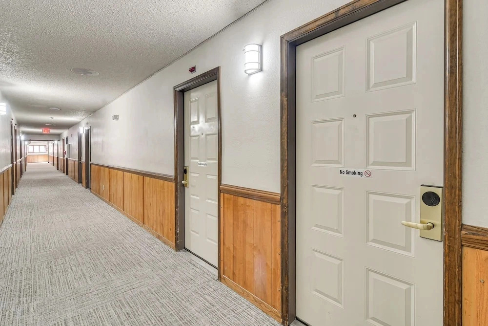< 1 Mi to Granby Rodeo! Retreat w/ Pool & Hot Tub