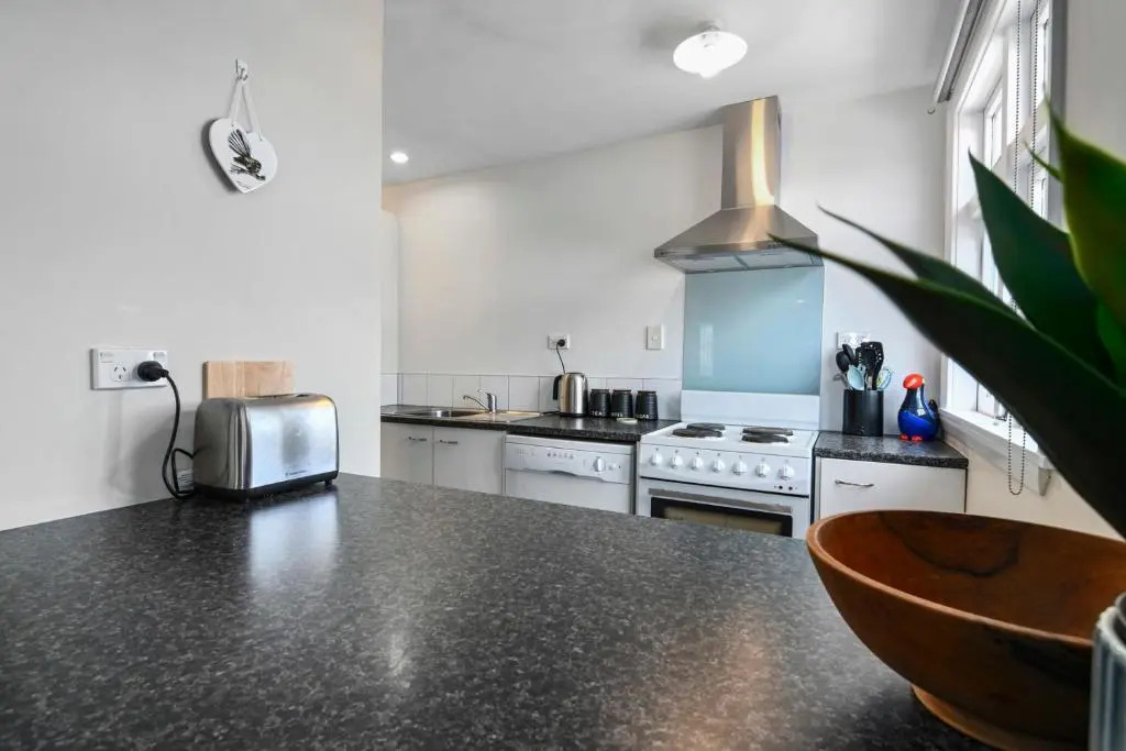 Bliss on Barratt - Blenheim Holiday Home