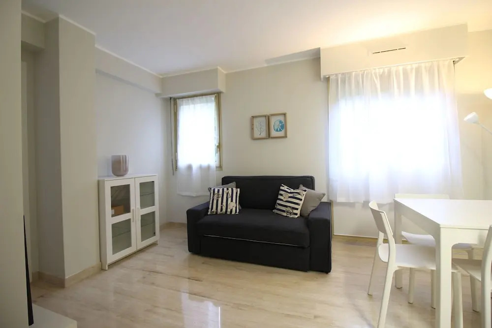Nice Booking Castel Joli 200M Prom