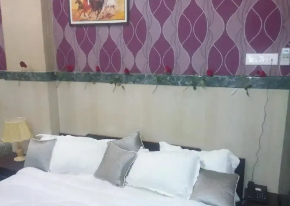 Goroomgo The Central Guest House Kanpur