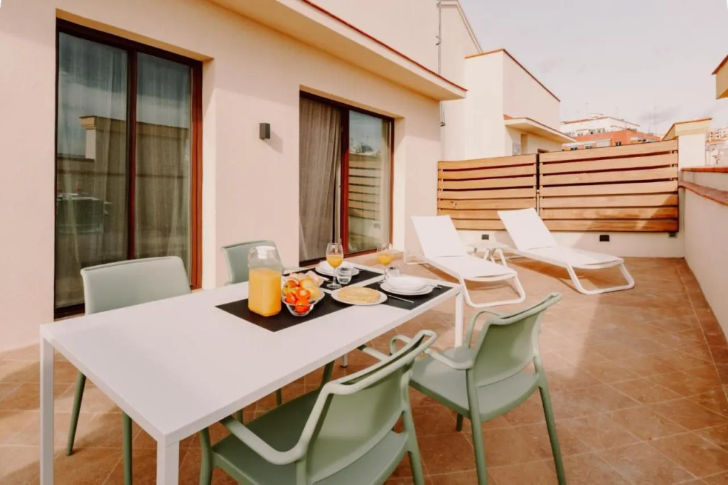 Port Plaza Apartments
