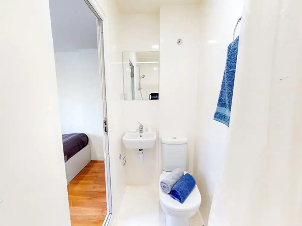 Rooms & Studios for STUDENTS Only BOLTON