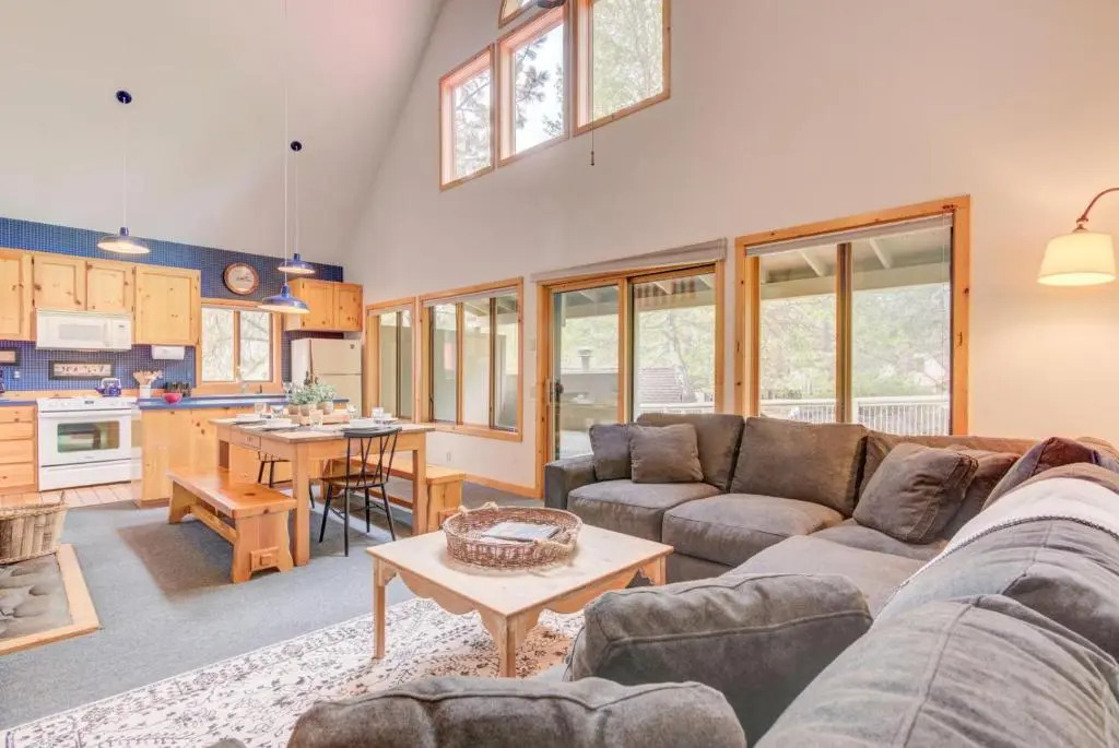 Circle 4 Cabin 2