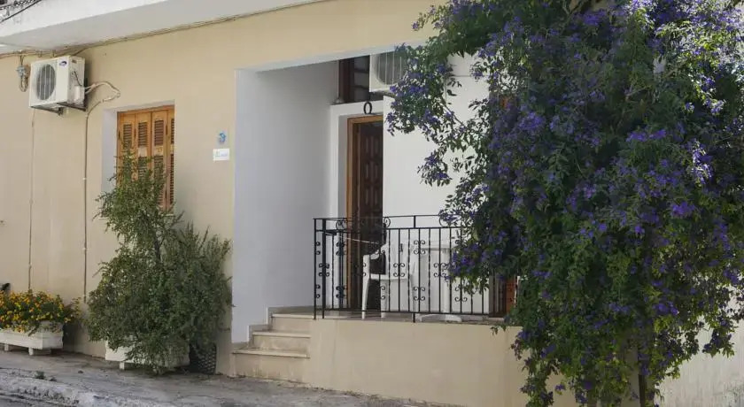 Maros Apartments